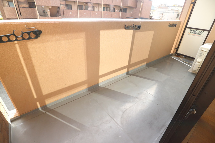 プラザハイツ二ツ屋A棟のバルコニー