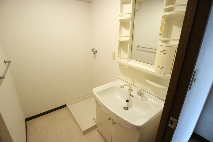 プラザハイツ二ツ屋A棟の洗面所