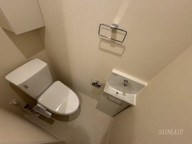 本一色三丁目戸建のトイレ|落ち着いたトイレです
