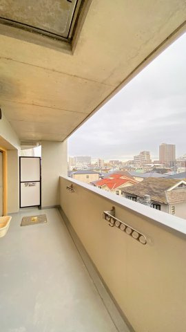 コム・ファーレ西宮北口のバルコニー|バルコニー