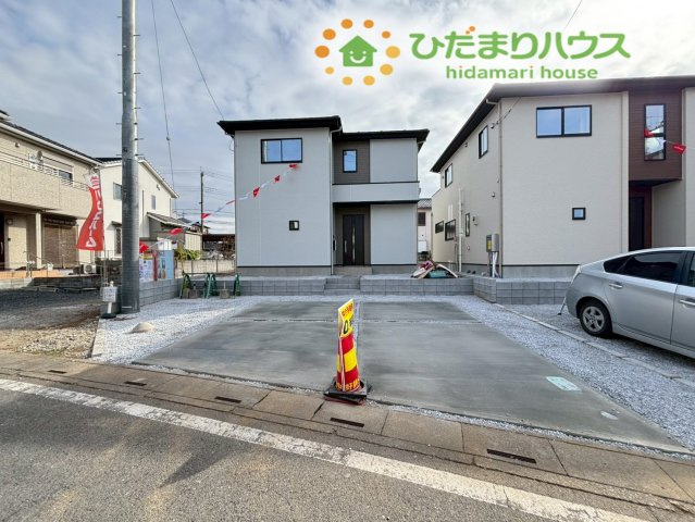 嵐山町川島　15期　新築一戸建て　ずっとプラス　01の駐車場|並列駐車2台可能(^^)/
お友達が急遽遊びに来ても停めるスペースがあるので安心ですね！