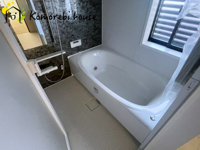 大宮指扇South side　新築一戸建て　グリーンガーデン　Oの浴室|暖房・乾燥・換気が一体になった多機能浴室で、一年を通して快適に使えるのが魅力。冬は暖房であたたかく、雨の日は乾燥が洗濯物をしっかり乾かしてくれます。