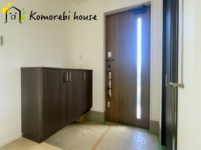 大宮指扇South side　新築一戸建て　グリーンガーデン　Oの玄関|玄関から快適な生活が始まる。収納・導線・使い勝手に配慮された、家族に優しい設計です。