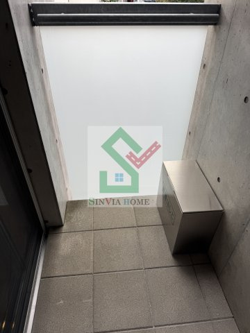 カーヴドキャレのバルコニー