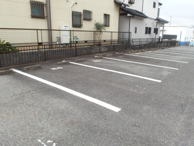 コーポ山本の駐車場