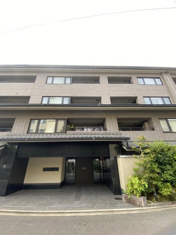 ザ・パークハウス御所西の外観