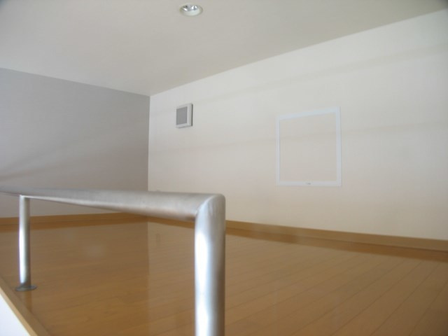 エバーパティオＨＡの居間・リビング|広いロフトスペース