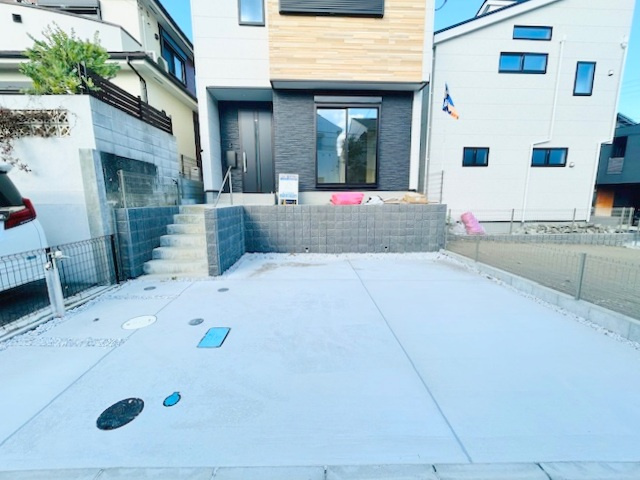茅ヶ崎市平和町　新築戸建　1号棟の駐車場|駐車スぺ―ス◇