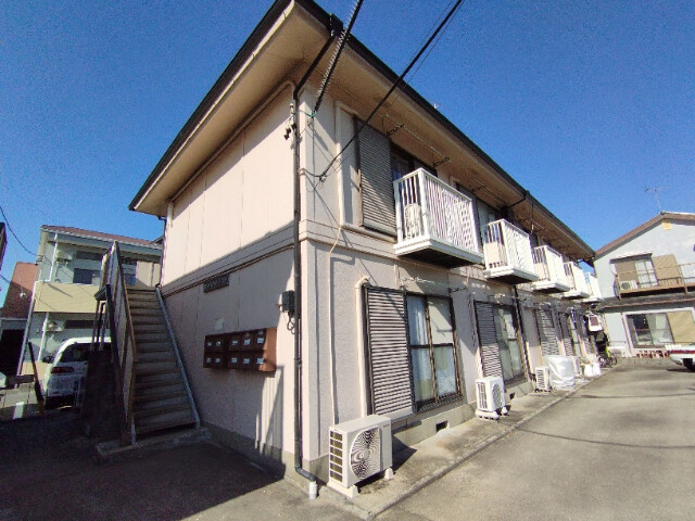 アーネスハイツ本田の外観