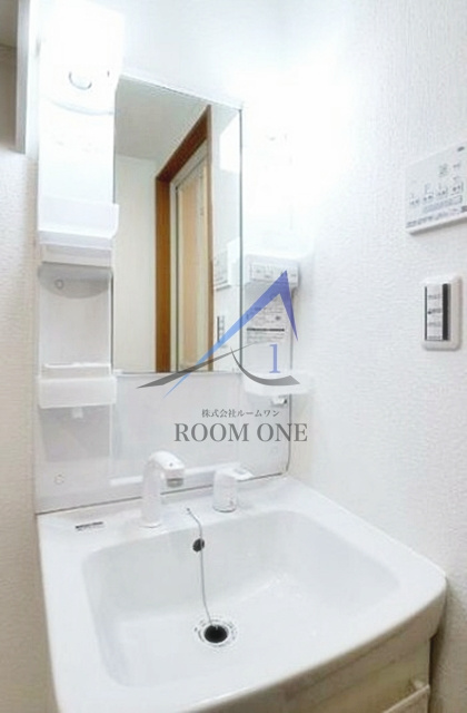 Ｇｒｏｔｔａ　ｂｌｕ　Ｋｏｍａｇｏｍｅの洗面所|独立洗面台です。