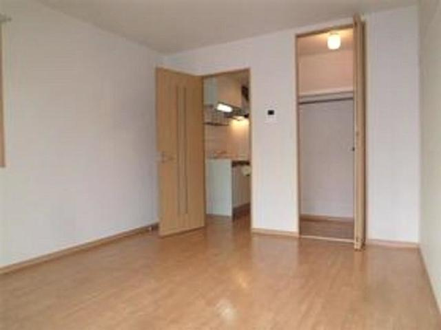 アパートメントK-Iの居間・リビング|広々したリビング