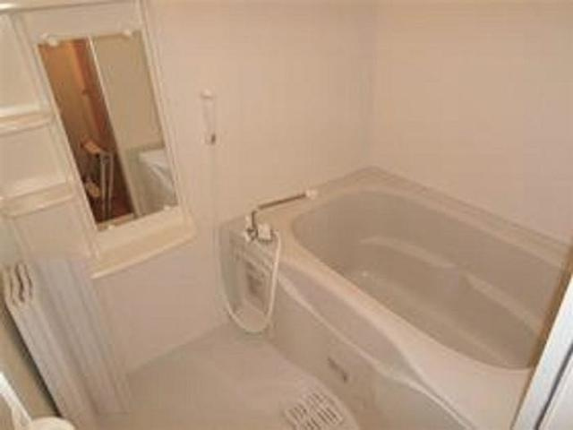 アパートメントK-Iの浴室|清潔感のあるバスルーム。