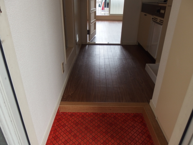 ドミールタカＢの玄関