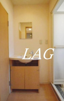 【洗面所】 | オキナマンション | 洗面台です。