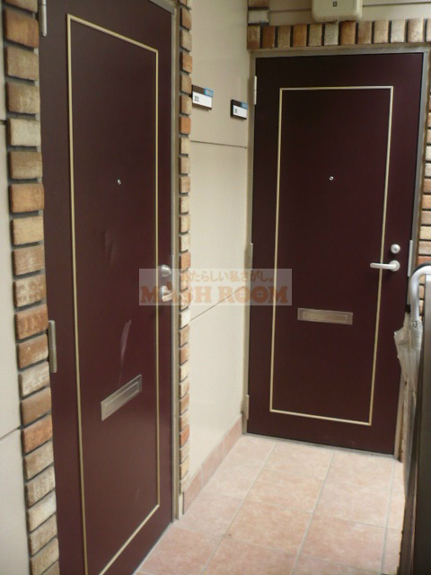 クレア高円寺のエントランス