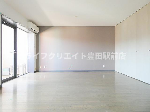 【その他】 | ラ・テラス・トリコロール | ※修繕前写真です。