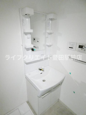 【独立洗面台】 | ラ・テラス・トリコロール | ※修繕前写真です。