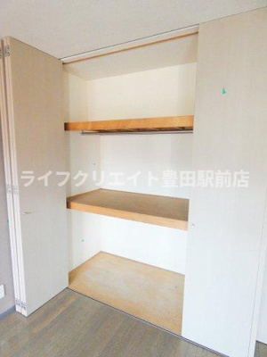 【収納】 | ラ・テラス・トリコロール | ※修繕前写真です。