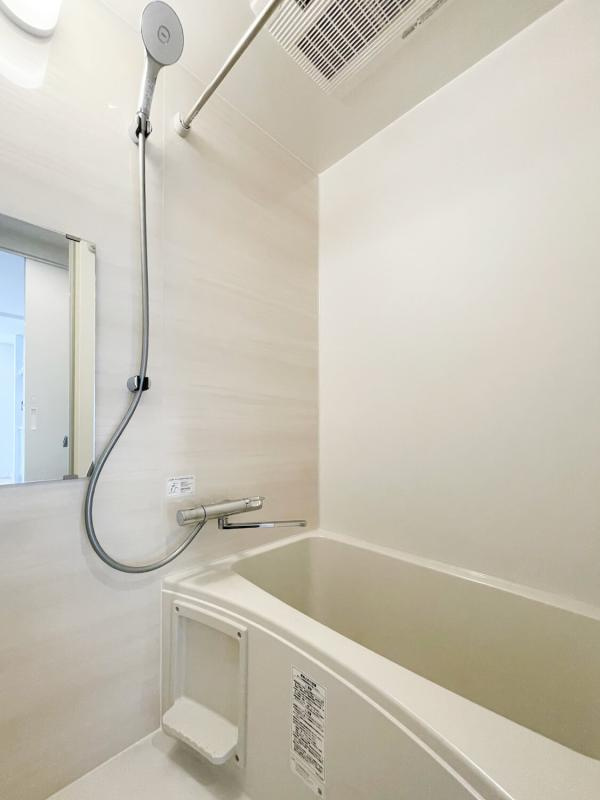 グランエッグス用賀　築浅　ネット無料　デザイナーズの浴室