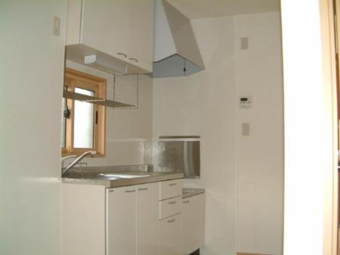 プリムローズのキッチン|コンパクトなキッチンで掃除もラクラク