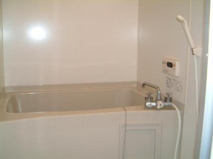 プリムローズの浴室|日々の疲れを癒すお風呂付です