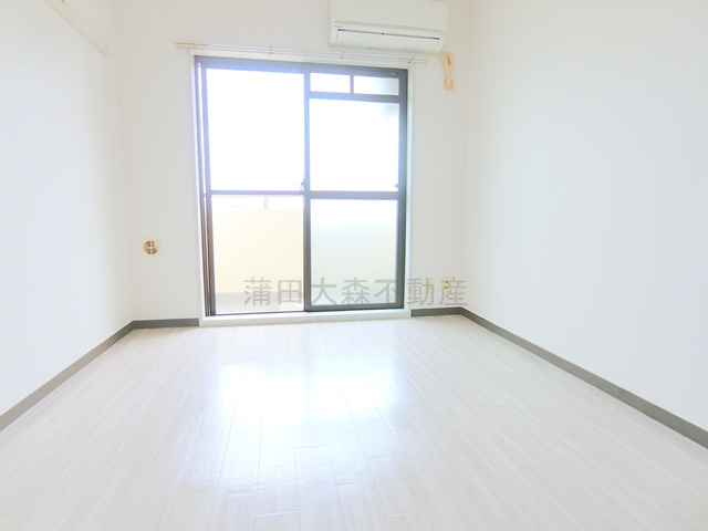 ベルサイユ池上第3の居間・リビング|洋室6帖