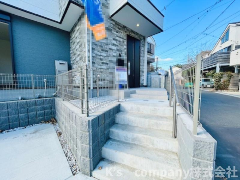 茅ヶ崎市平和町　新築戸建　2号棟の玄関|玄関周辺スペース◇