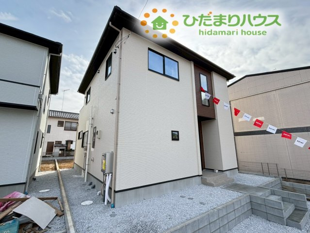 嵐山町川島　15期　新築一戸建て　ずっとプラス　02の外観|すっきりとした2階建て住宅です。周囲からの視線が遮られやすい設計になっており、室内でのプライベートな時間をリラックスして過ごすことができます(*^-^*)