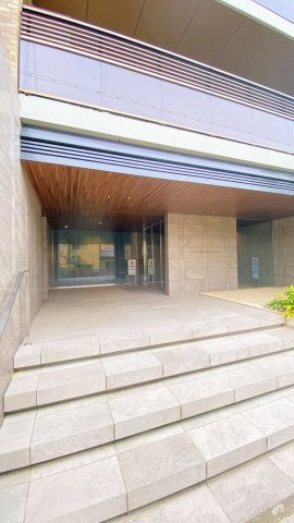 ディアエスタミオ西岡本のエントランス|エントランス