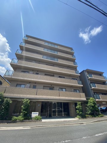 ローレルコート今出川の外観