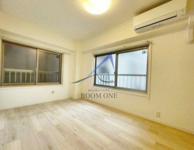 金井ビルの居間・リビング|洋室のお部屋です。