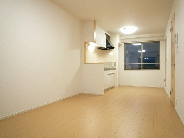 メゾン　グレーシアの居間・リビング|ゆったりとした居間です