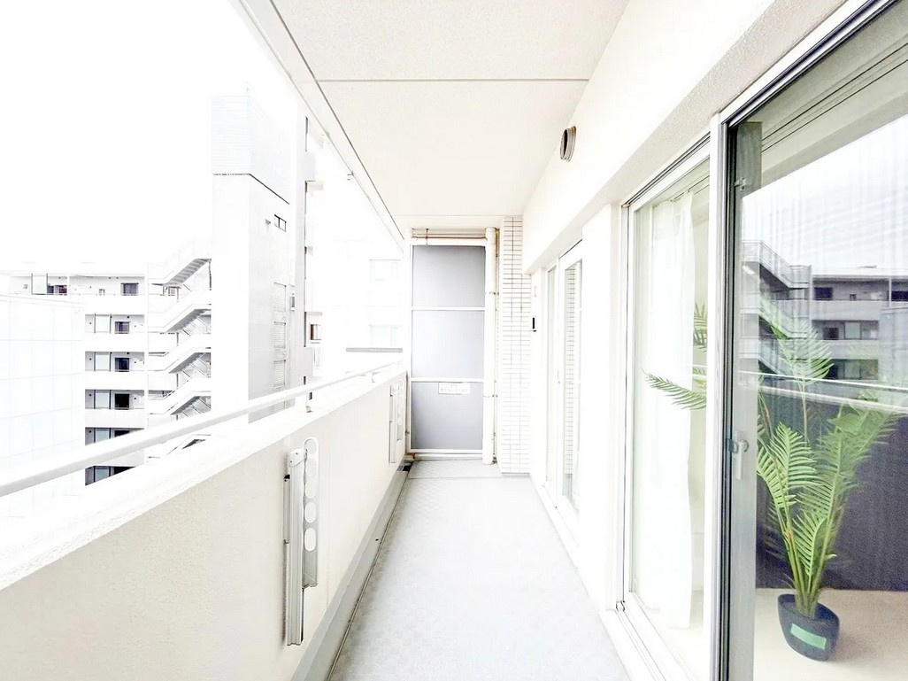 【バルコニー】