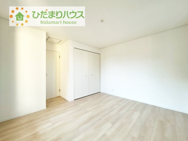 【寝室】 | 常総市豊岡町第3　新築戸建 | 大きなベッドを置いても余裕の広さの主寝室♪
