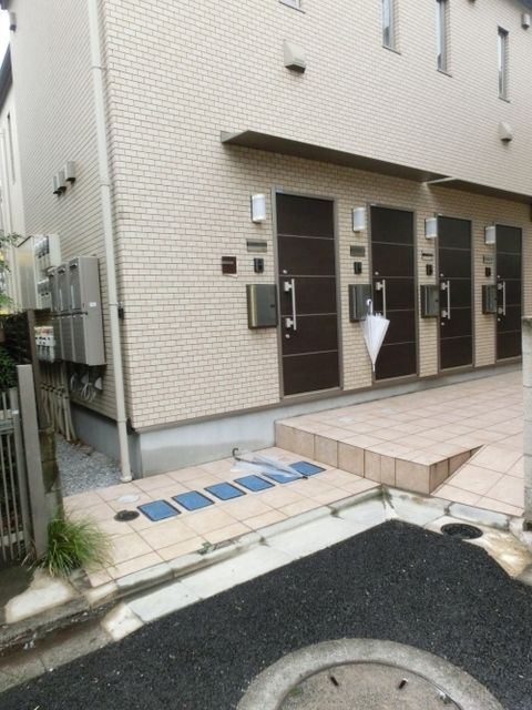 メゾン エクリュのエントランス