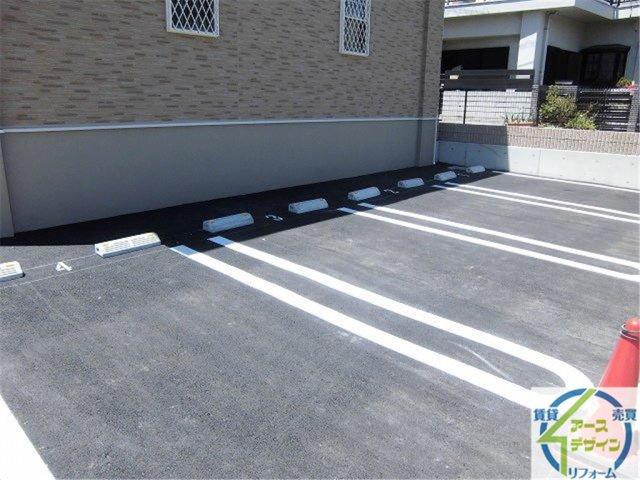 グリーンヒル朝霧の駐車場