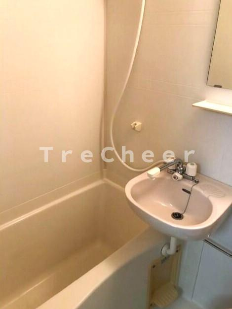 シャンテ十条仲原の浴室