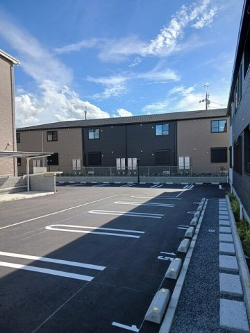 メゾン　ヴォロンテ　Ⅱの駐車場|駐車場に車を止められます