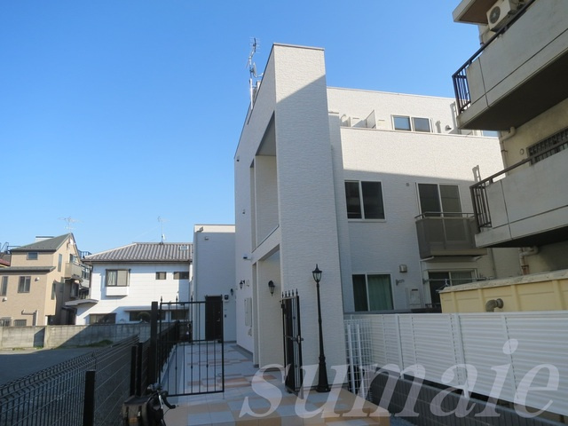 ミハス西ヶ原の外観|白いタイル張りの綺麗な外観です☆