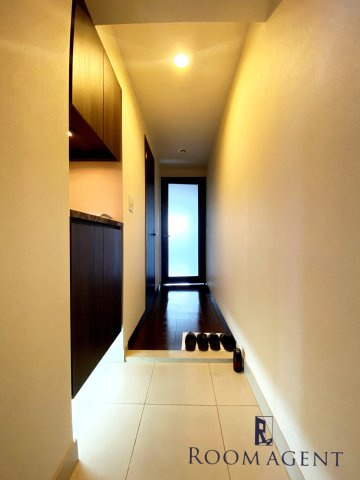 ドゥーエ大須の玄関