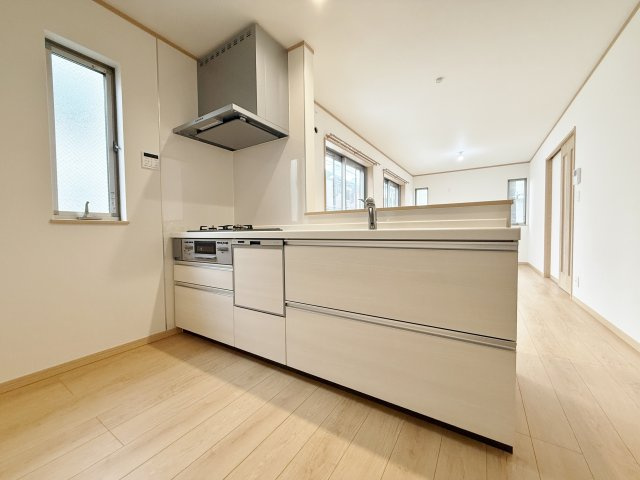 練馬区大泉学園町5丁目のキッチン|人気の対面式キッチンには食洗機を標準装備です