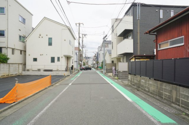 代田１　土地の前面道路含む現地写真|南側公道　幅員約6.0m　間口約14.9m
西側公道　幅員約3.8m　間口約5.4m
