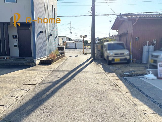 水戸市堀町3期　新築戸建て　1号棟の前面道路含む現地写真|周辺環境も併せて案内致します♪
閑静な住宅地で笑顔あふれる新生活！
ぜひ現地へお越しください♪