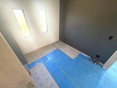 【洋室】 | YAMABUKI | 個人の部屋や寝室として使える洋室です