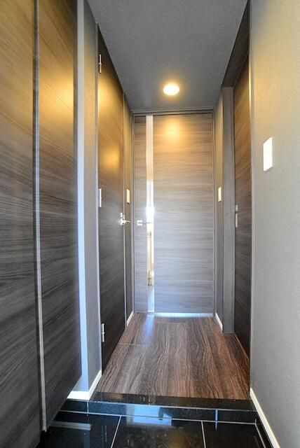 グランドコンシェルジュ氷川台の玄関