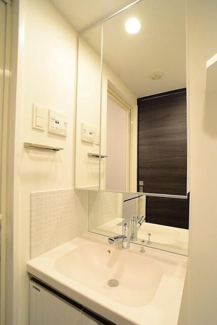 グランドコンシェルジュ氷川台の洗面所