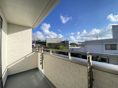【バルコニー】 | 南風原町津嘉山Ⅱ（全2棟）ラストA号棟 | A号棟　インナーバルコニー♪