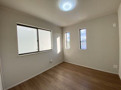 【洋室】 | 南風原町津嘉山Ⅱ（全2棟）ラストA号棟 | A号棟　洋室5.25帖＋収納付き♪