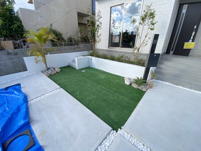 【庭】 | 南風原町津嘉山Ⅱ（全2棟）ラストA号棟 | A号棟　素敵な植栽付きのお庭♪