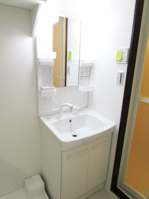 Ｇｒｏｔｔａ　ｂｌu　Ｋｏｍａｇｏｍｅの洗面所|独立洗面台。